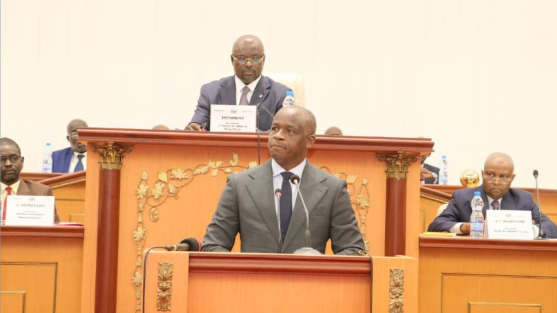 FACE A FACE ENTRE DEPUTES ET MINISTRES