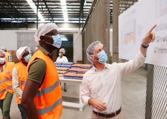 Visite des deux plus grandes exploitations avicoles du Gabon
