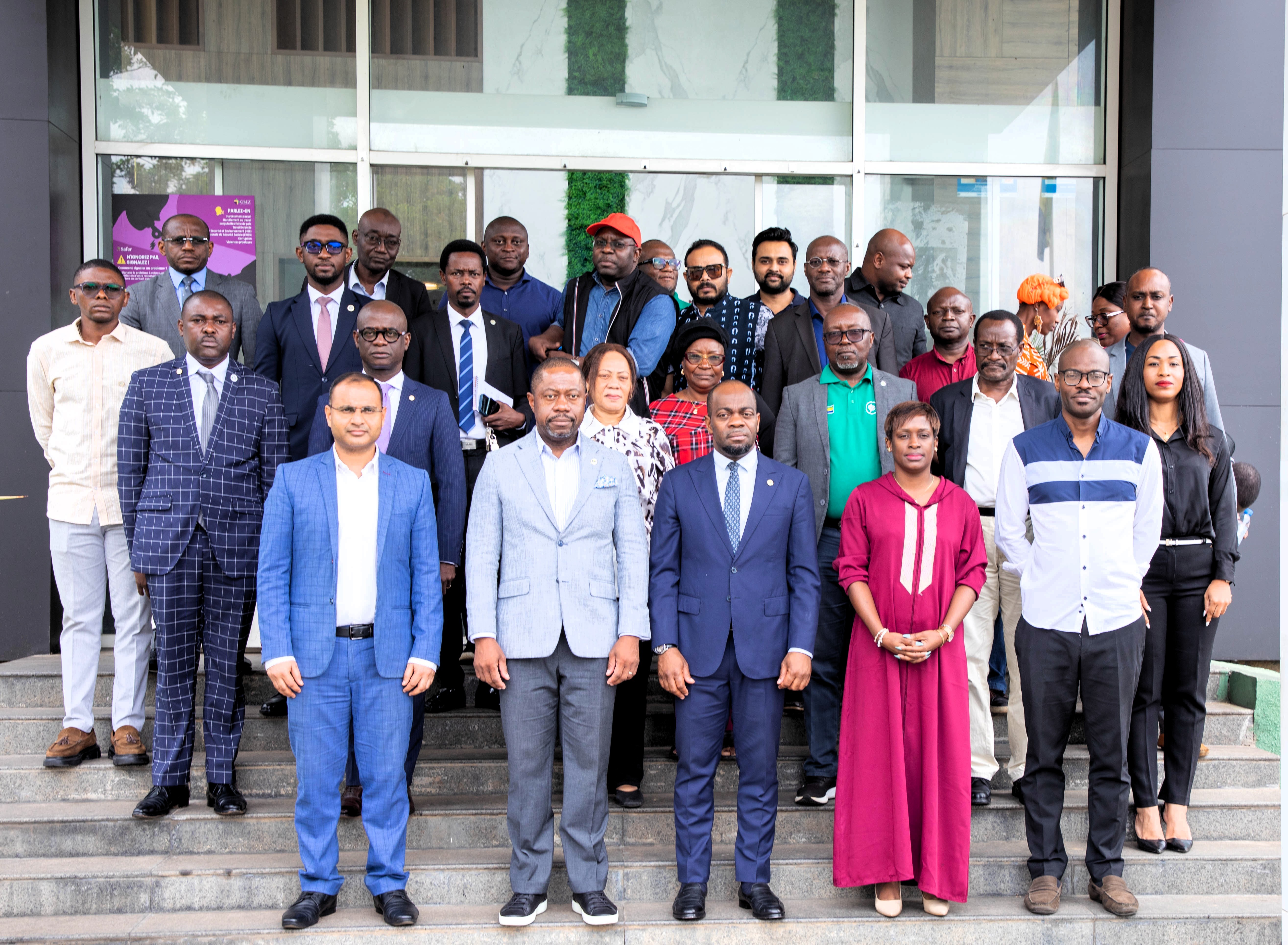 VISITE DU MINISTRE PACOME KOSSY A LA ZIS DE NKOK : UNE IMMERSION STRATEGIQUE AU CŒUR DU MODELE INDUSTRIEL GABONAIS